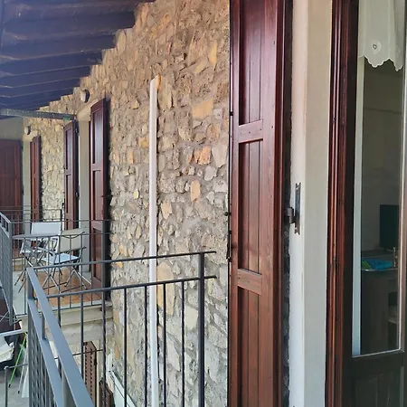 Stone House * Solto Collina