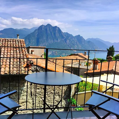 Stone House * Solto Collina