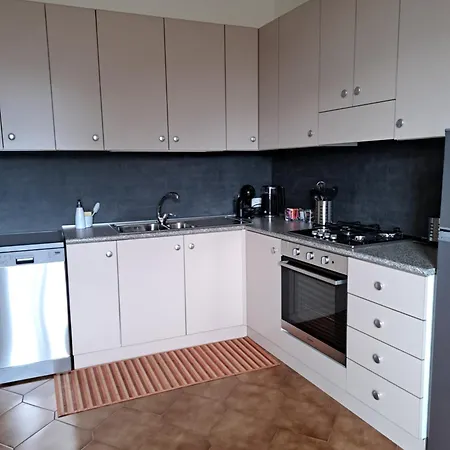 Stone House Apartment *